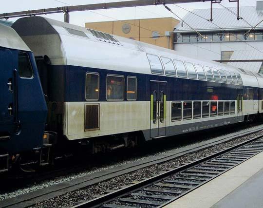 Double decker Passenger car 2nd class<br /><a href='images/pictures/Roco/64226.jpg' target='_blank'>Full size image</a>